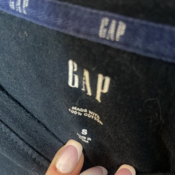 🖤GAP Tee🖤 - Picture 6 of 7